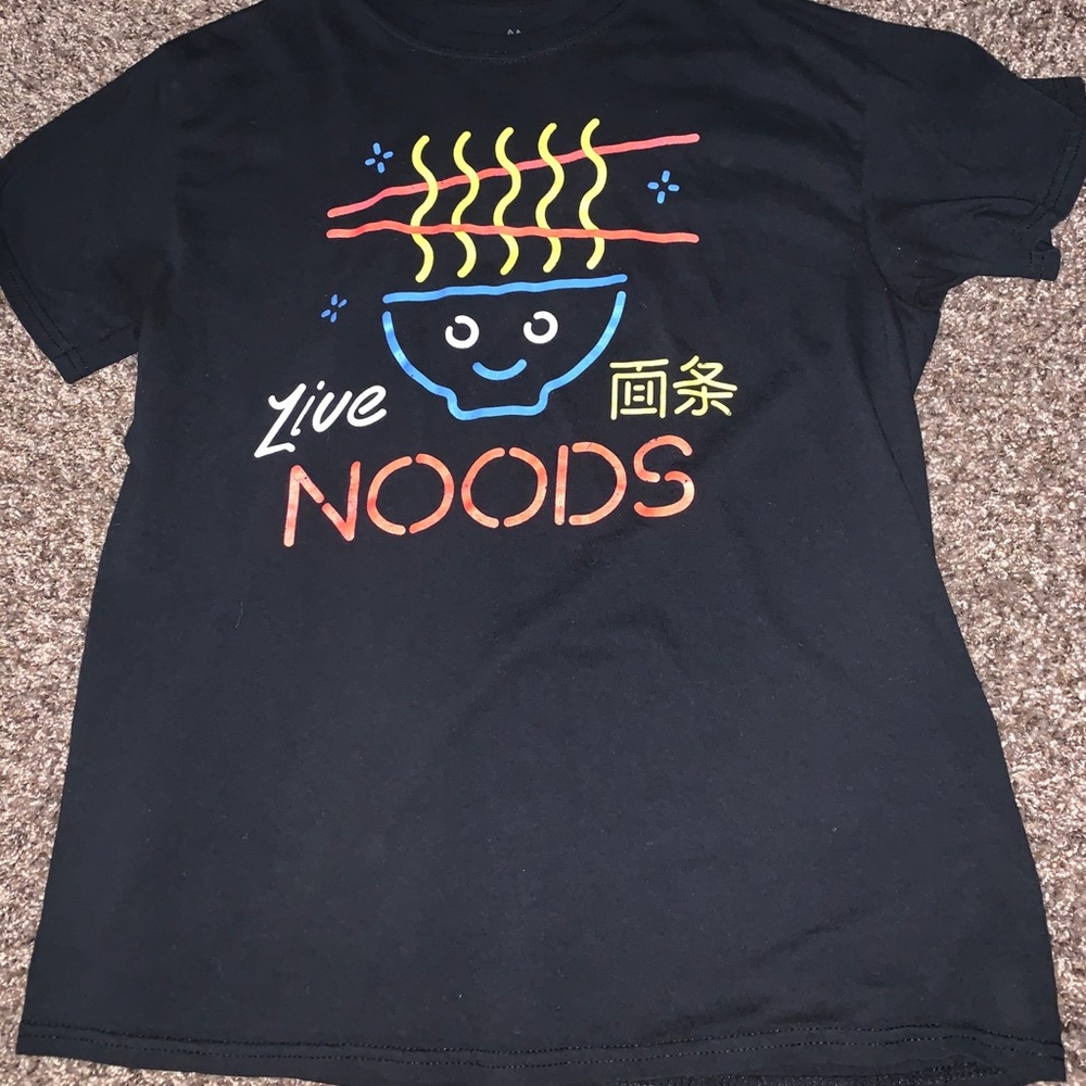 Live noods medium tshirt